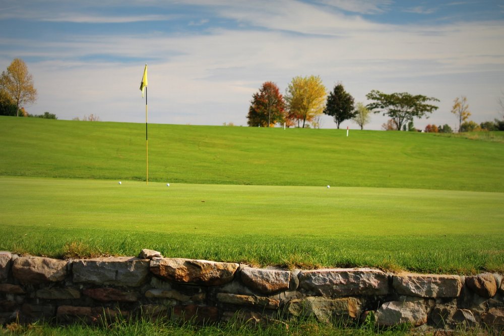 green on a clear day at Maple Run